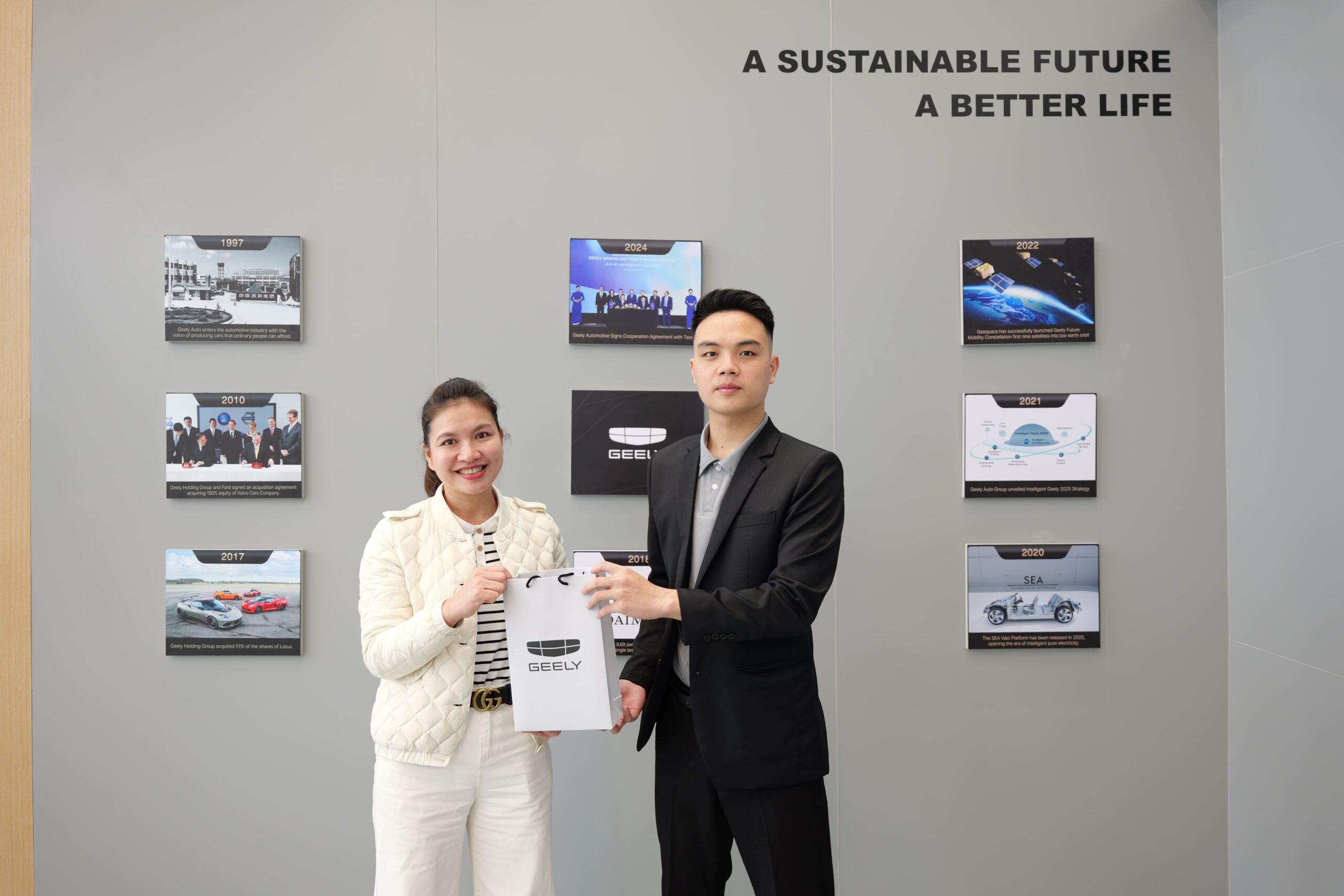 Những món quà độc quyền Geely Hà Nam tri ân khách hàng 