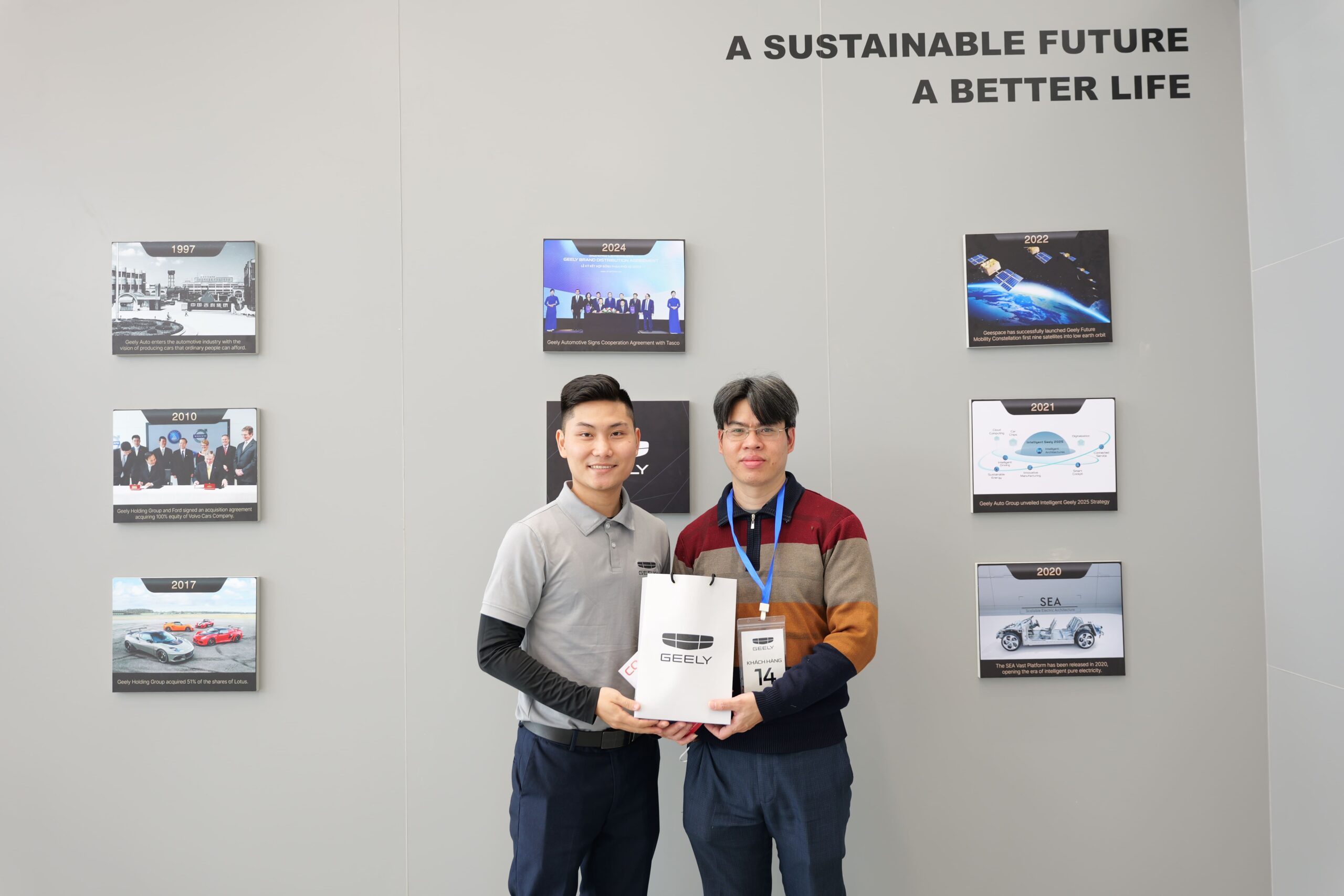 Những món quà độc quyền Geely Hà Nam tri ân khách hàng 